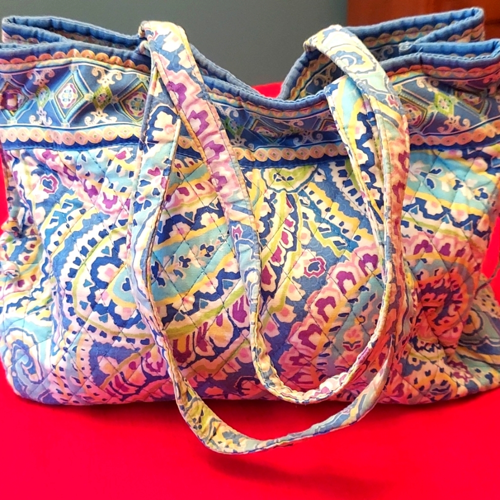 Vera Bradley vintage pattern handbag 👜